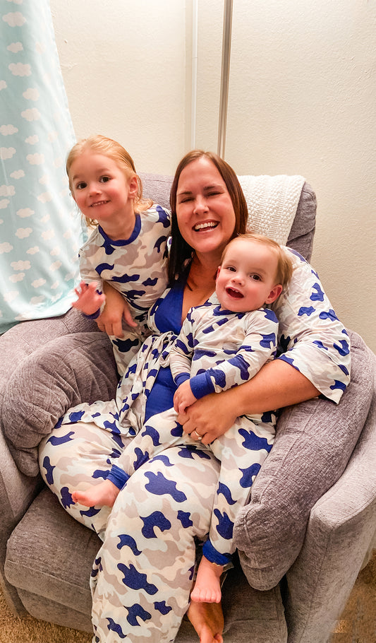 Camo Emerson Kids 2-Piece Pant PJ worn by brothers while sitting with their mom in chair.
