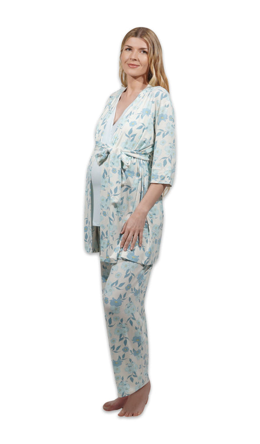 Periwinkle Analise 3-Piece Set. Pregnant woman wearing 3/4 sleeve robe, tank top and pant with one hand on thigh.