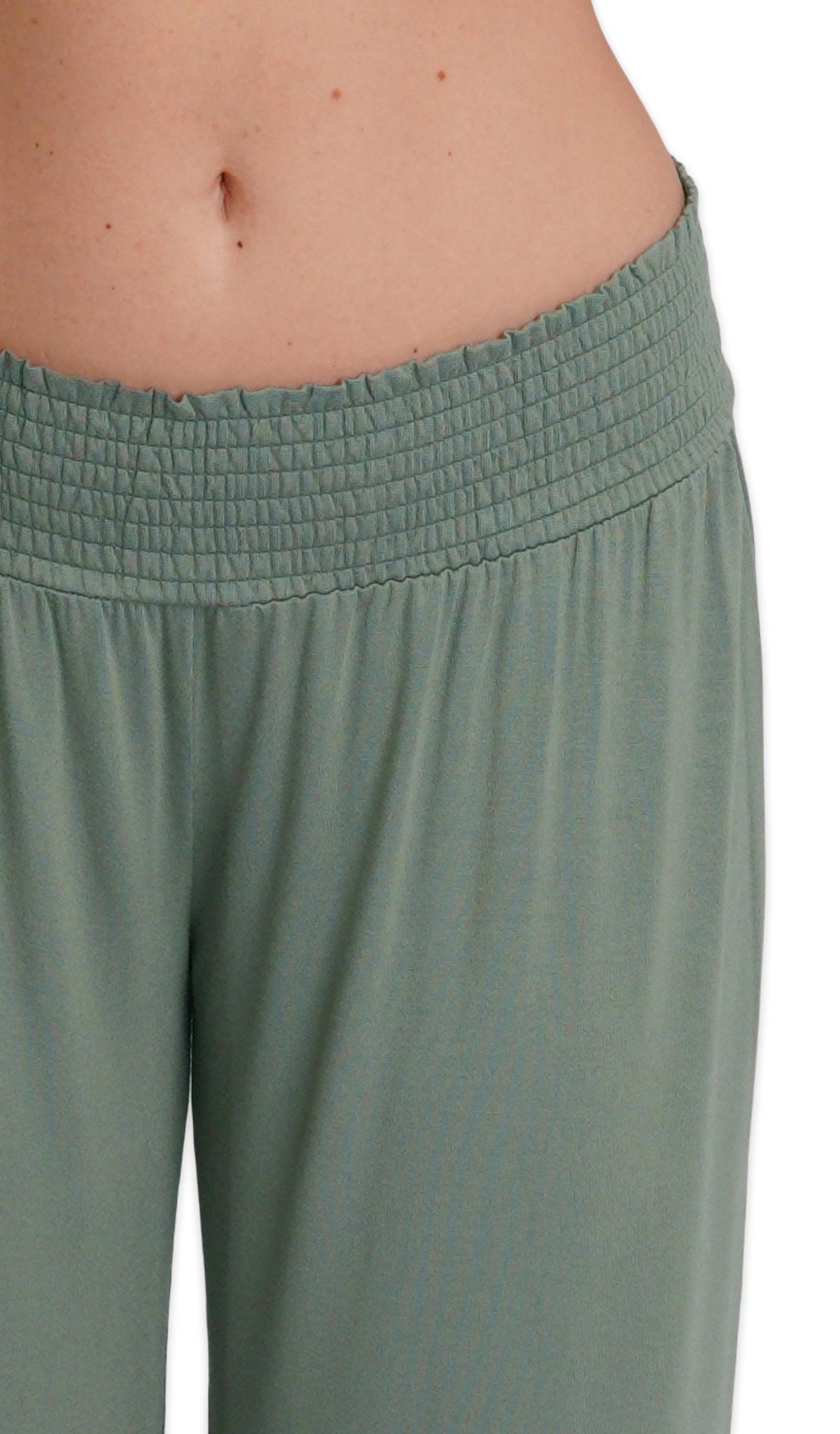 Basil Analise 3-Piece Set, detailed shot of smocked elastic waistband.